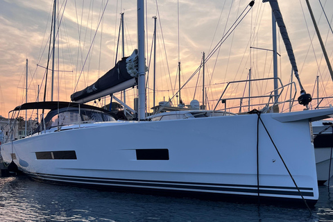 Private cruise around the Lérins Islands – Professional skipper on board