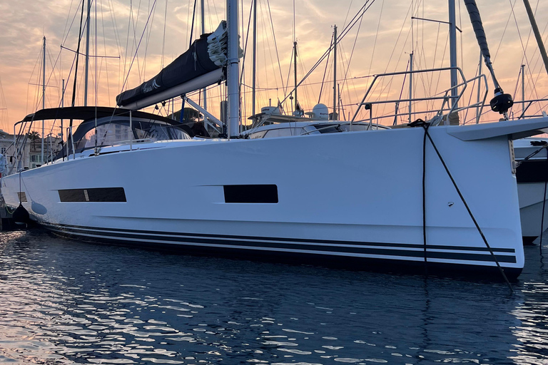 Private cruise around the Lérins Islands – Professional skipper on board