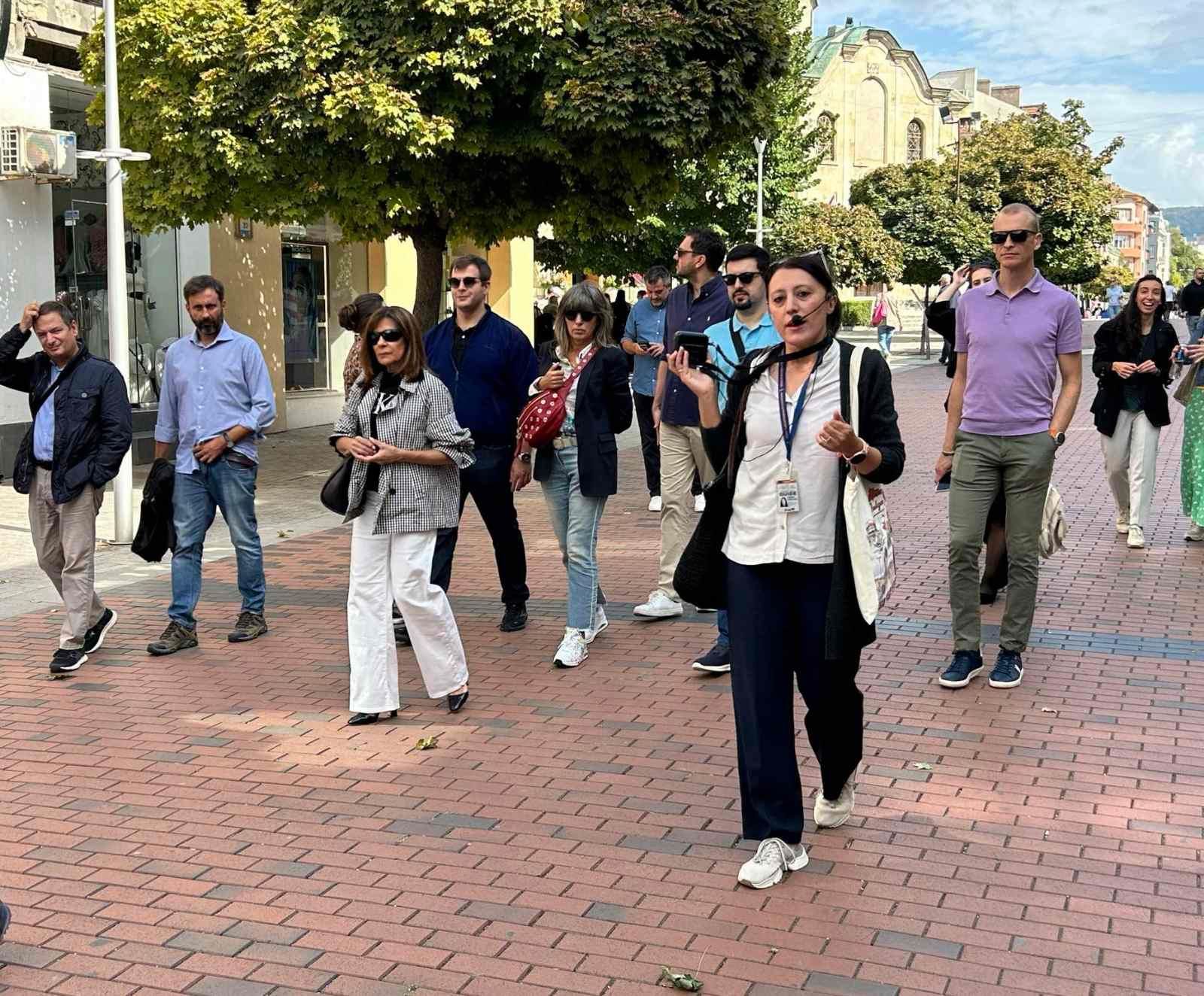 Warna: Private Tour mit ortskundigem Guide & Weinprobe