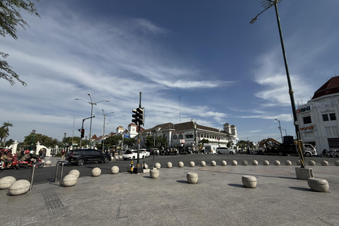 Yogyakarta: Sultan Palace and Water castle Guided Tour Water castle Guided Tour