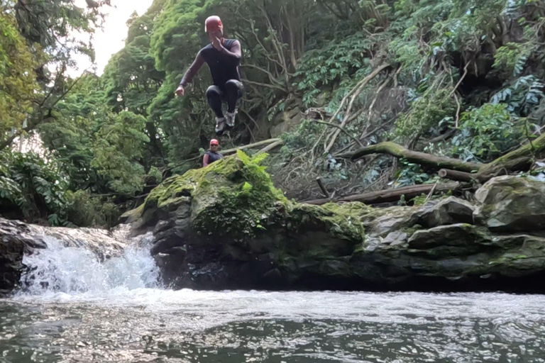 Azores Water Trekking – Moinhos do Félix l S. MiguelAzoren-Wassertrekking – Mühlen von Félix l S. Miguel