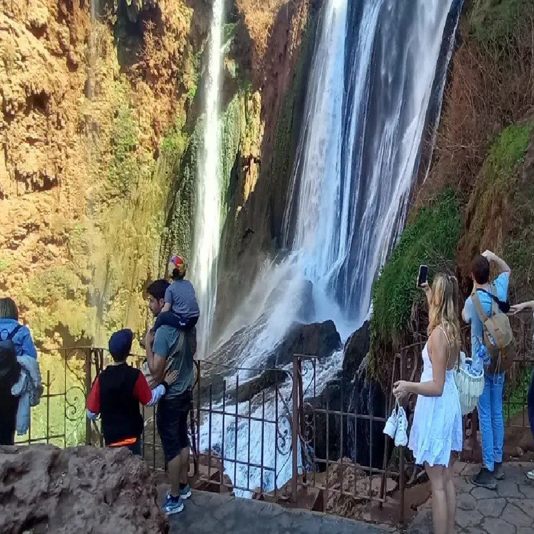 Excursion d'une journée de Marrakech aux cascades d'Ouzoud - Guide & tour en bateau