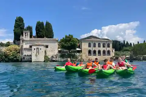 Lake Garda: Canoeing tour from Garda to Punta San Vigilio