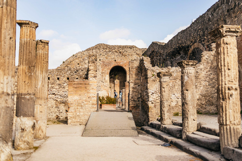 Shore Excursions: Guided tour of Pompeii ruins from Naples VIP Group - 13:00 2025/26