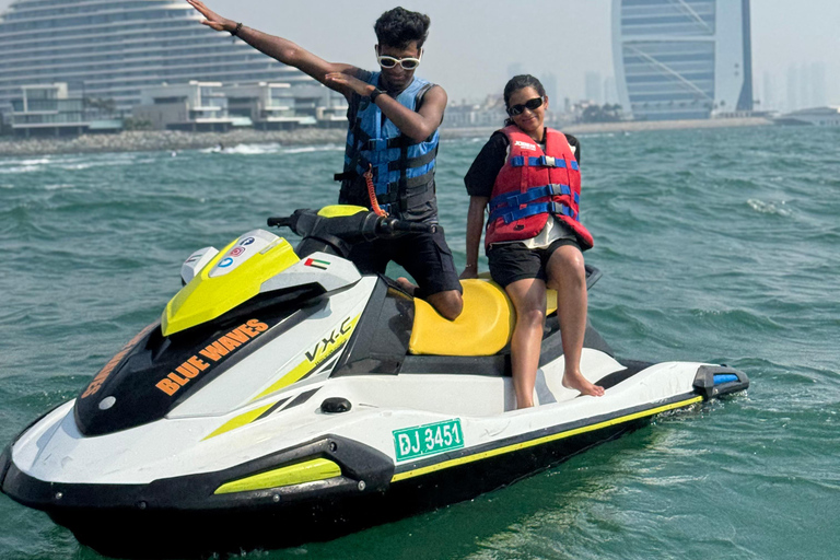 迪拜：体验摩托艇畅游阿拉伯酋长酒店+图片&amp;视频30分钟喷气式摩托艇前往帆船酒店