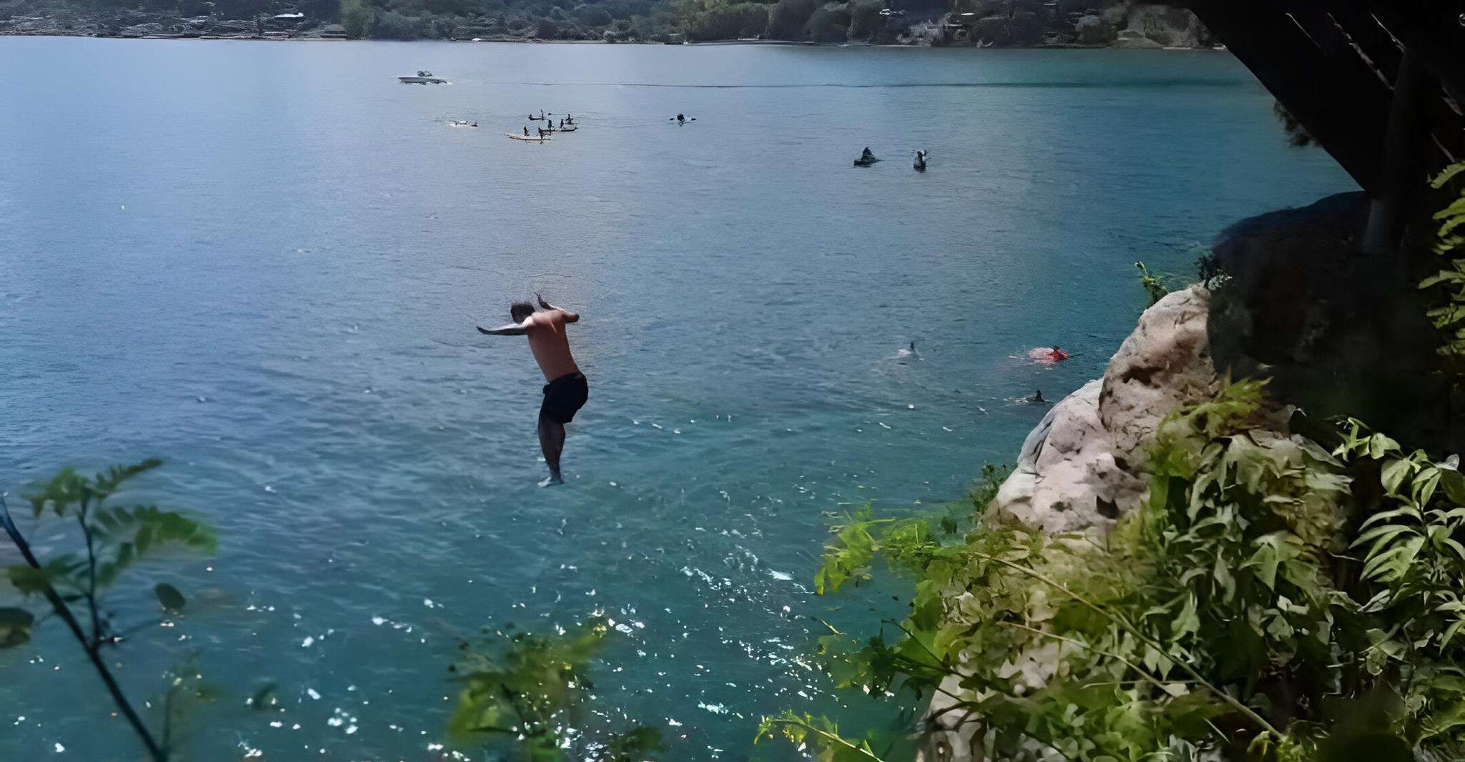 Lago de Atitlán en un día - Hizvo