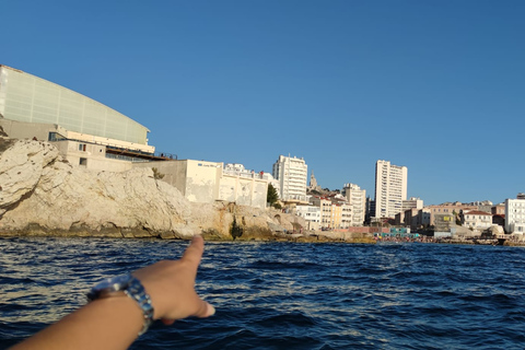 Rejs łodzią o wschodzie słońca do parku morskiego Calanques i Cote Bleu