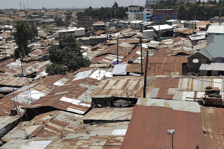 Nairobi: Wycieczka po slumsach Kibera Kultura, ludzie i życie codzienneWycieczka po slumsach Kibera z odbiorem z hotelu/lotniska i transportem powrotnym