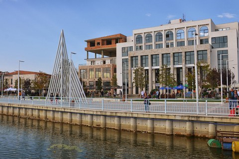 Desde Tirana: Visita de un día a la ciudad de Berat, UNESCO, y al lago BelshiCiudad de Berat UNESCO y Lago Belshi: Excursión de un día desde Tirana