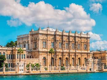 Estambul: Visita al Palacio de Dolmabahçe y crucero en yate al atardecer