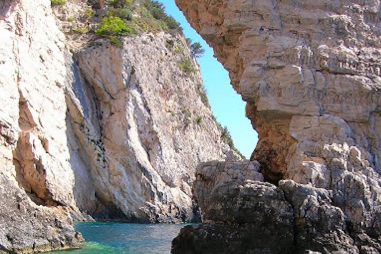 Agios Sostis: Marathonissi, Keri-grotten, schildpadden spotten