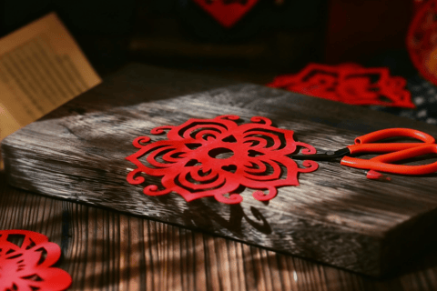Guangzhou: Create Your Own Chinese Paper Cutting