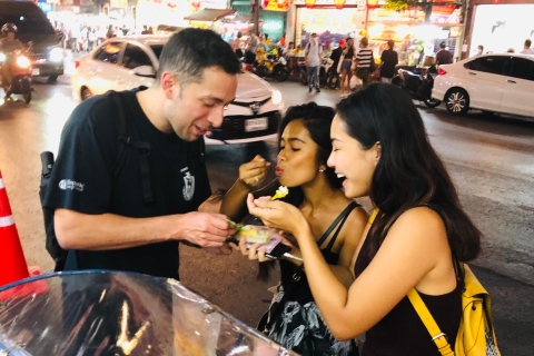 Bangkok: Niesamowita piesza wycieczka kulinarna z degustacjamiPrywatna wycieczka