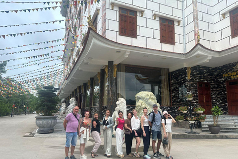 Visite d&#039;une jounée de la pagode des Parfums en groupeVisite d&#039;une jounée de la pagode des Parfums avec téléphérique.