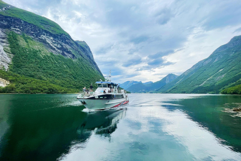 Ålesund-Sæbø tur och retur (1,5 timmes stopp i Sæbø)