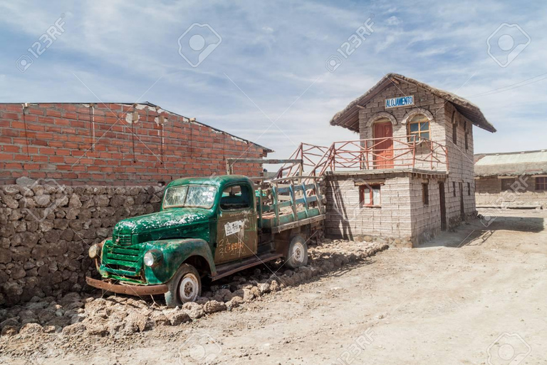 La Paz: 3day excursion to Uyuni Salt Flats-Incahuasi Island