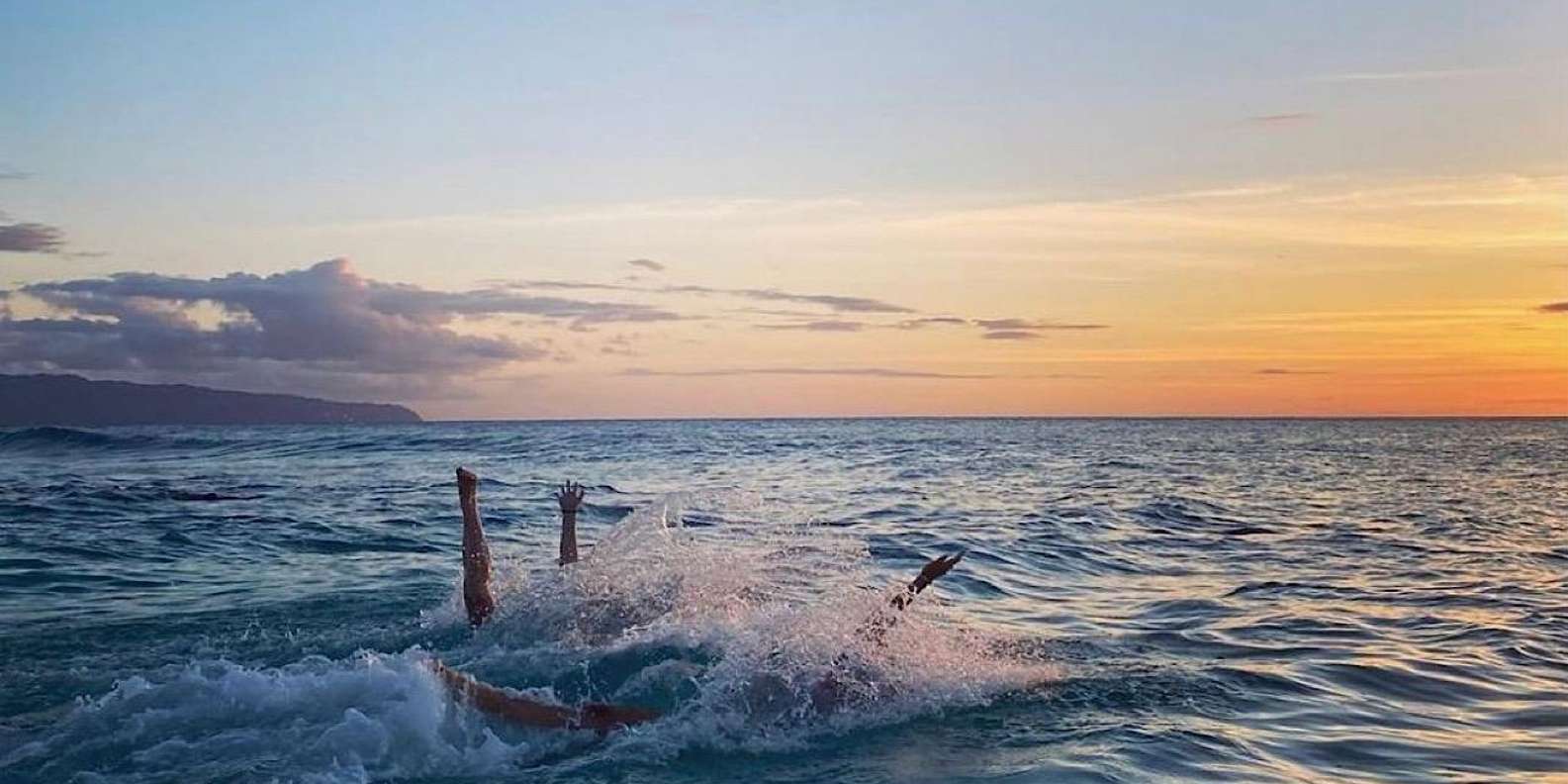 Bali: Lovina Sunset Tour with Snorkeling Experience