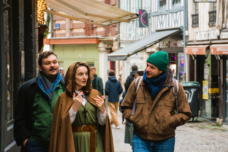 Walking tour with an Actor-Guide: Rouen with Joan of Arc Italian Shared Tour : 15 people maximum