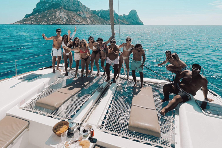 IBIZA: CATAMARAN CUEVAS CALA BASSA Y PLAYA CALA CONTE SUP PADEL&amp;SNORQUEL