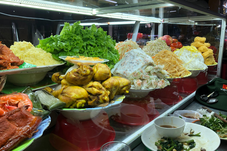 Da Nang: Tour a piedi del cibo come un localeFoodtour nascosto a Danang: Mangia come un abitante del luogo con i vietnamiti