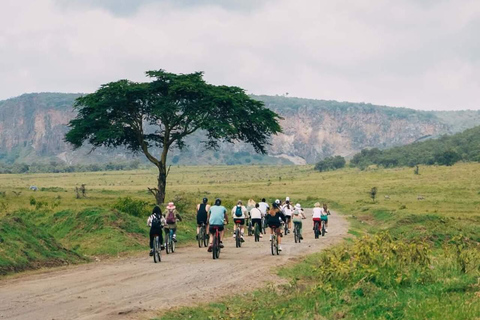 Nairobi: Giro in barca del Lago Naivasha e Parco Nazionale Hell&#039;s GateNairobi: escursione di un giorno alla Porta dell&#039;Inferno e al lago Naivasha