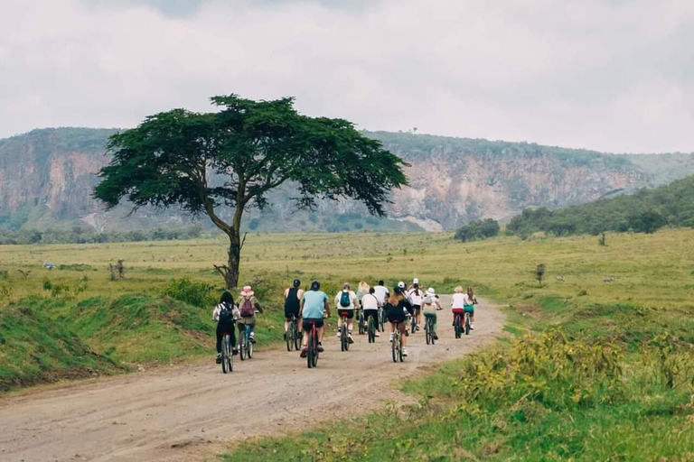 Nairobi: Giro in barca del Lago Naivasha e Parco Nazionale Hell&#039;s GateNairobi: escursione di un giorno alla Porta dell&#039;Inferno e al lago Naivasha