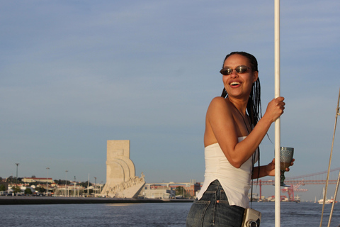 Lisbon Sunset Boat Tour–Golden Hour Cruise w/ Welcome Drink