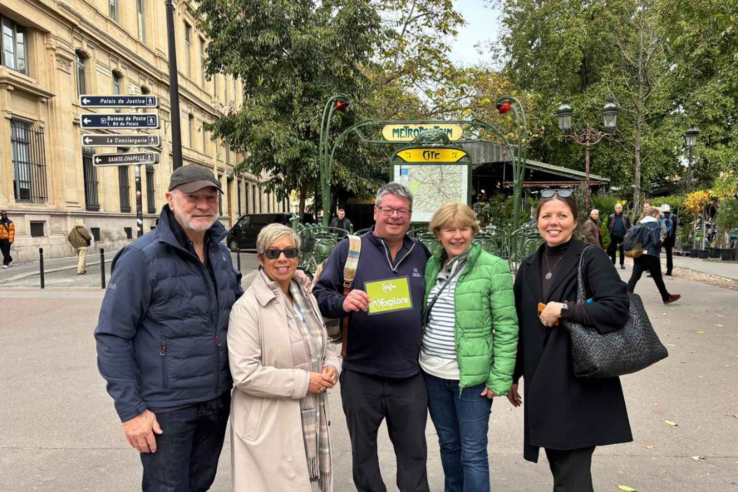 Exterior Guided Notre Dame Tour, Free Entry Included