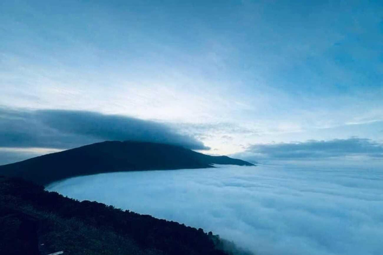 Hue : Du port de Chan May à la citadelle de Hue et à la station d&#039;excursionVisite privée avec déjeuner