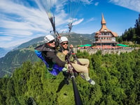 Interlaken, Tandem Paragliding -Flug - Housity