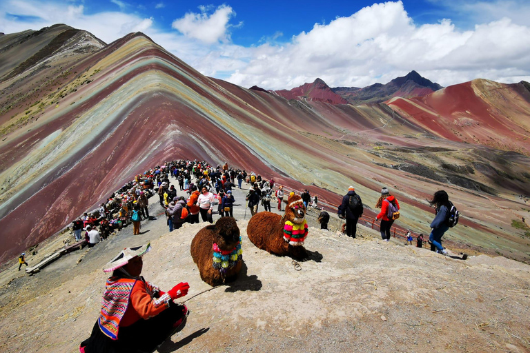 Caminhada na Montanha Arco-Íris e no Vale Vermelho - Grupo pequenoCusco: Caminhada na Montanha do Arco-Íris e no Vale Vermelho com almoço