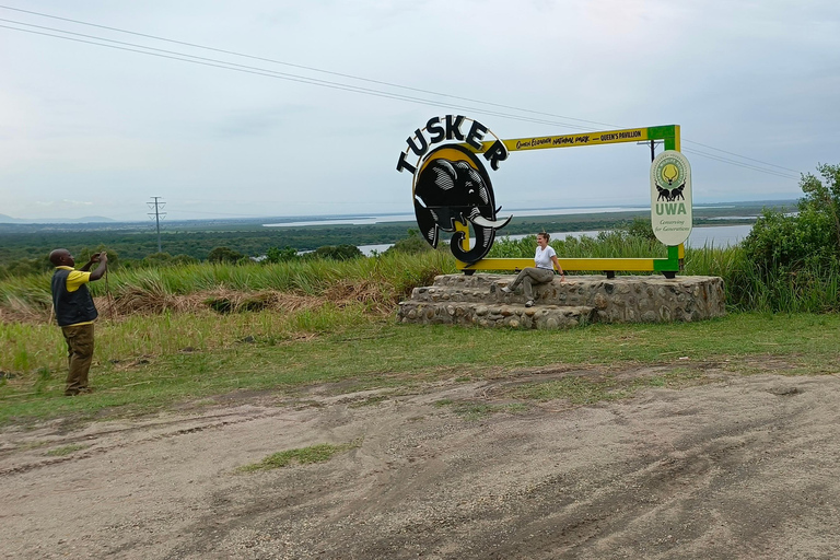 Kampala: 3-Day Queen Elizabeth National Park Safari Tour