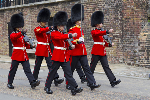 伦敦：伦敦塔、泰晤士河游船和卫兵换岗仪式开幕式和卫兵换岗仪式游览