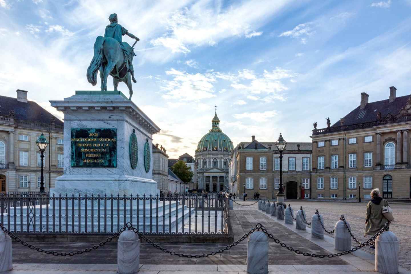 Fast-Track Amalienborg Palace Museum Copenhagen Private Tour