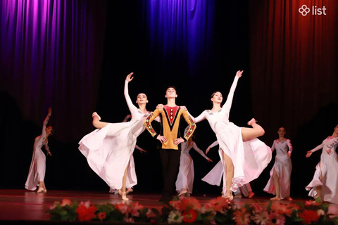 Yerevan: Armenian Dance Class with Local Instructor