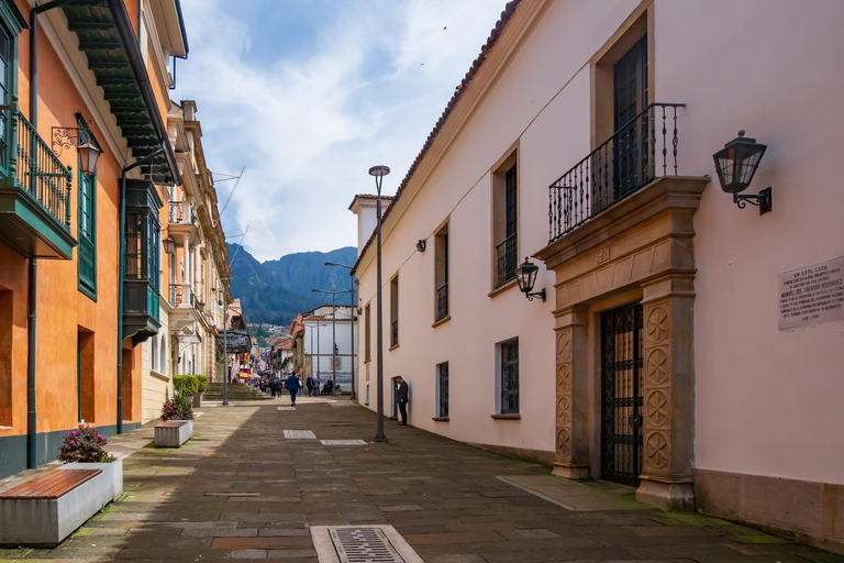 Bogotá: La Candelaria Food Tour with 7 Tastings & Ajiaco