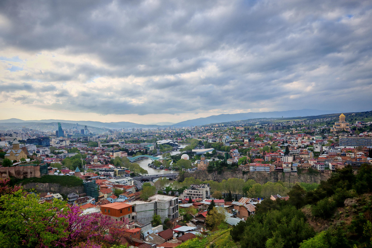 Tbilisi: Private Ride to Yerevan with Wine Tasting