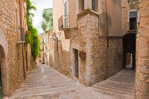 Girona: Cathedral, Old Town & Jewish Quarter Walking Tour Girona Walking Tour in French (Old Town & Cathedral)