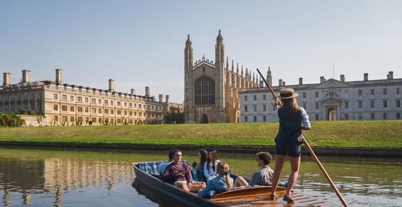 Cambridge: Geführte Shared River Punting Tour