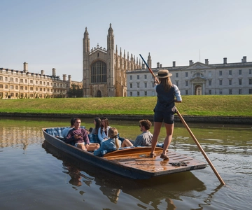 Cambridge: Guided Shared River Punting Tour