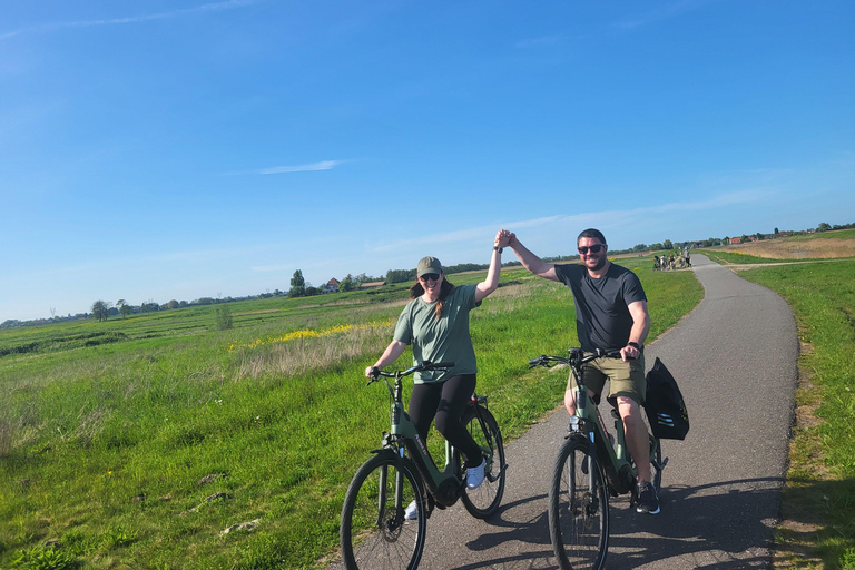 Amsterdam: Dutch Countryside E-Bike with Cheese & Clogs