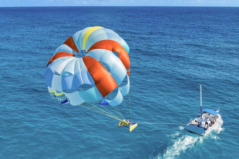 Cancun: Parasailing, Speedboat & Snorkeling Cancun: Parasailing Option