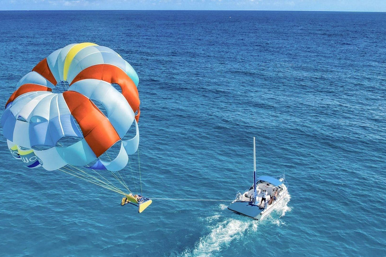 Cancun: Parasailing, Speedboat & Snorkeling Cancun: Parasailing Option