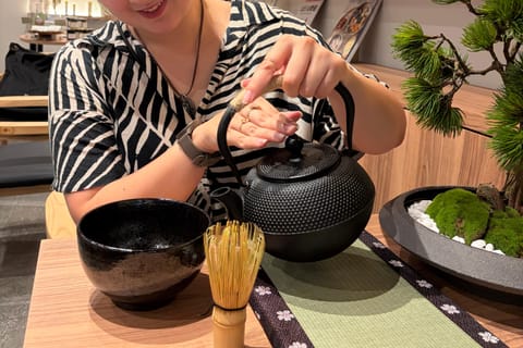 Osaka: Traditional Mochi Pounding & Matcha Experience - Image 2