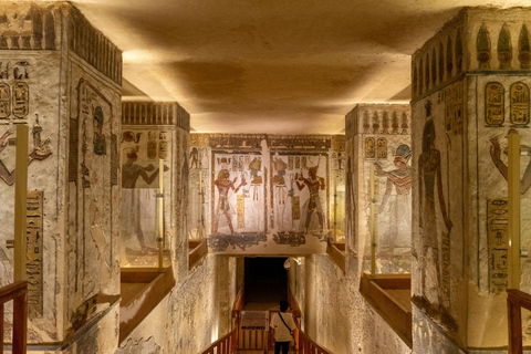 Hurghada: Cairo 2-Day Tour with Luxury Pyramids View Stay Day 1 Pyramids & GُEM Day 2 Memphis, Saqqara & Old Cairo ✨
