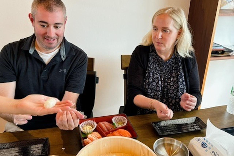 Tokio: ¡Cocina de Sushi y Ramen en Tsukiji! ¡Dos clases en una!