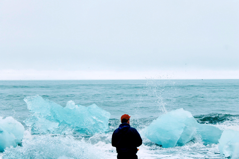 Excursión invernal de 2 días a la costa sur de Islandia