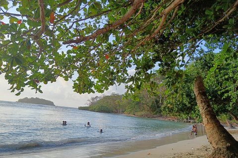 Paseo en 4 Islas paradisíacas de Portobelo conguía,salvavida