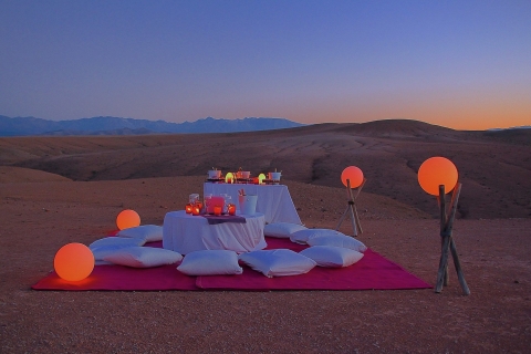 Jazda na wielbłądzie na pustyni Agafay z kolacjąWycieczka na pustynię Agafay z przejażdżką na wielbłądzie i kolacją