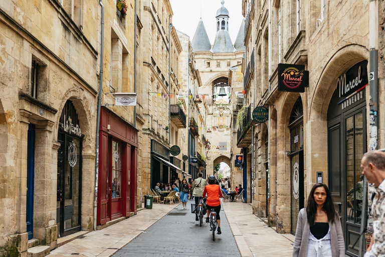 Bordeaux: Historic Center & Chartrons District Bike Tour Tour in English